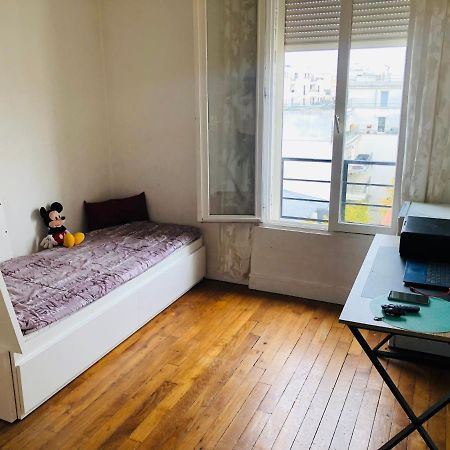 Appartement Tres Calme A 10Mn De Paris - Woman & Couples Only Courbevoie Exterior photo