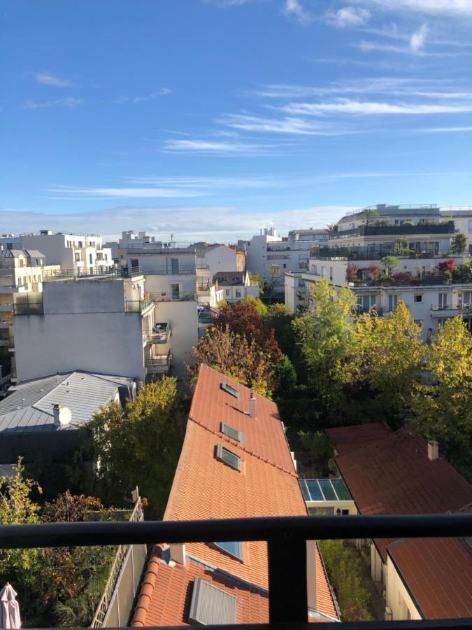 Appartement Tres Calme A 10Mn De Paris - Woman & Couples Only Courbevoie Exterior photo